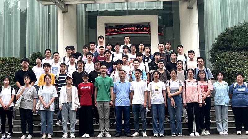 100余位浙江大學(xué)、浙江農(nóng)林大學(xué)學(xué)子到新光公司實(shí)習(xí)